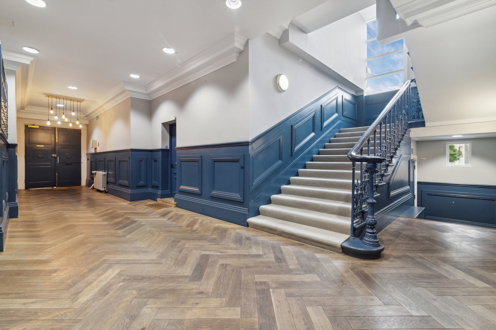 Flat East Hill in Greater London