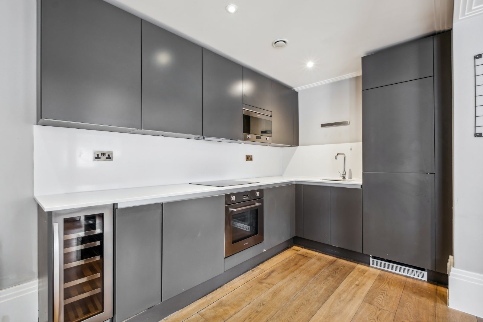 Flat East Hill in Greater London