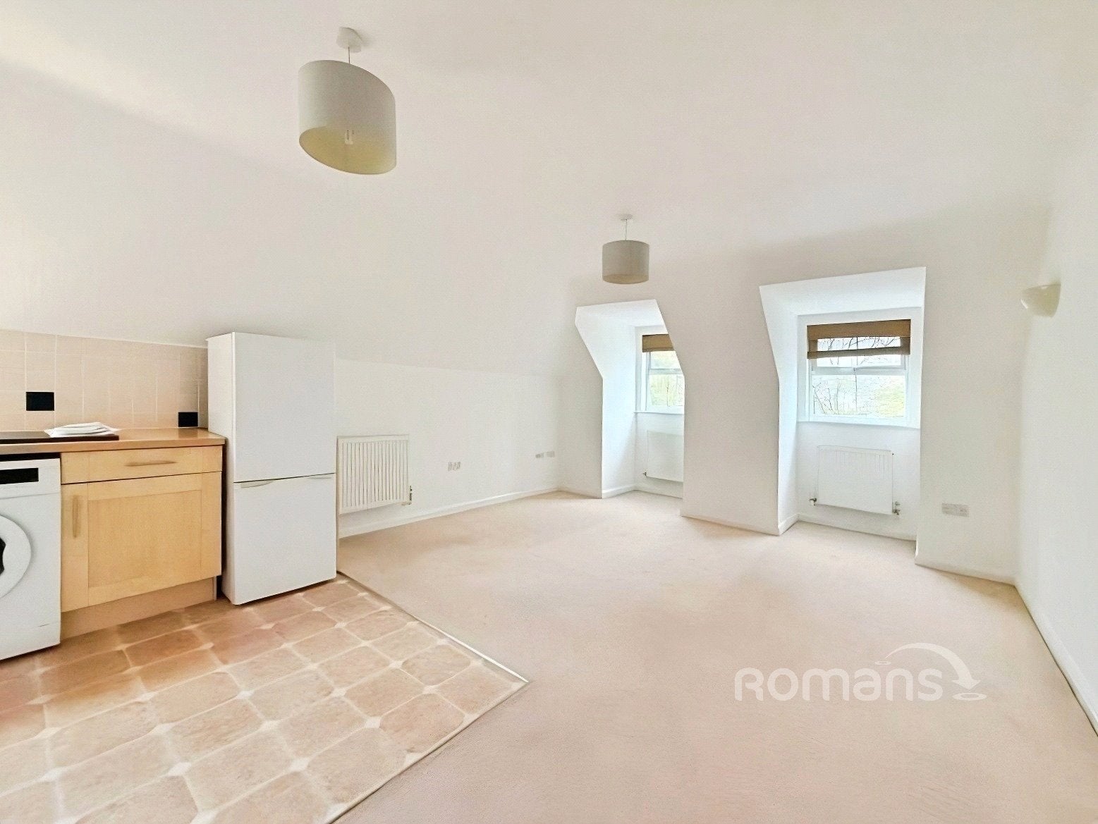 Flat Farnborough Road in Rushmoor