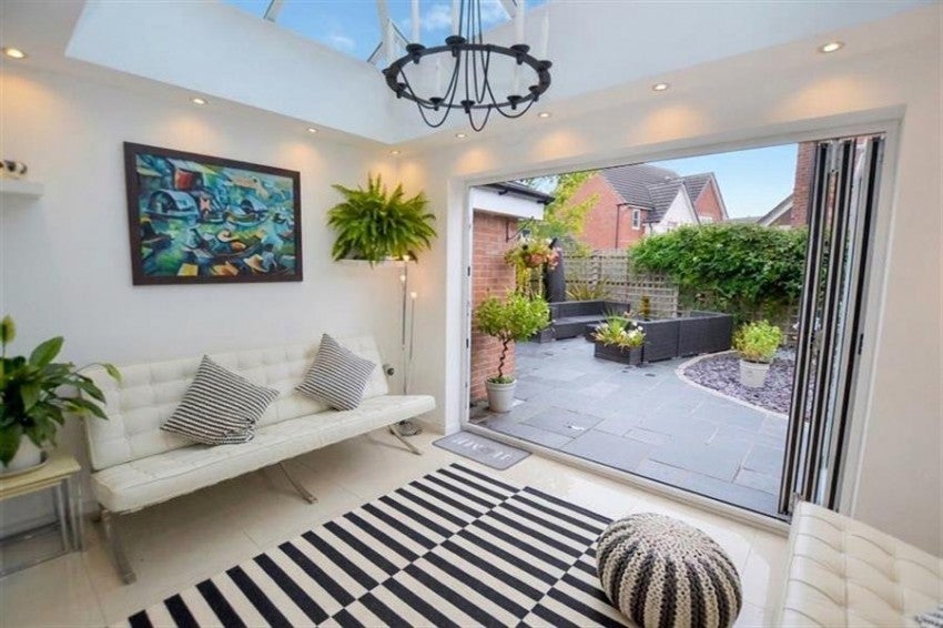 House Medway Walk in Holmes Chapel