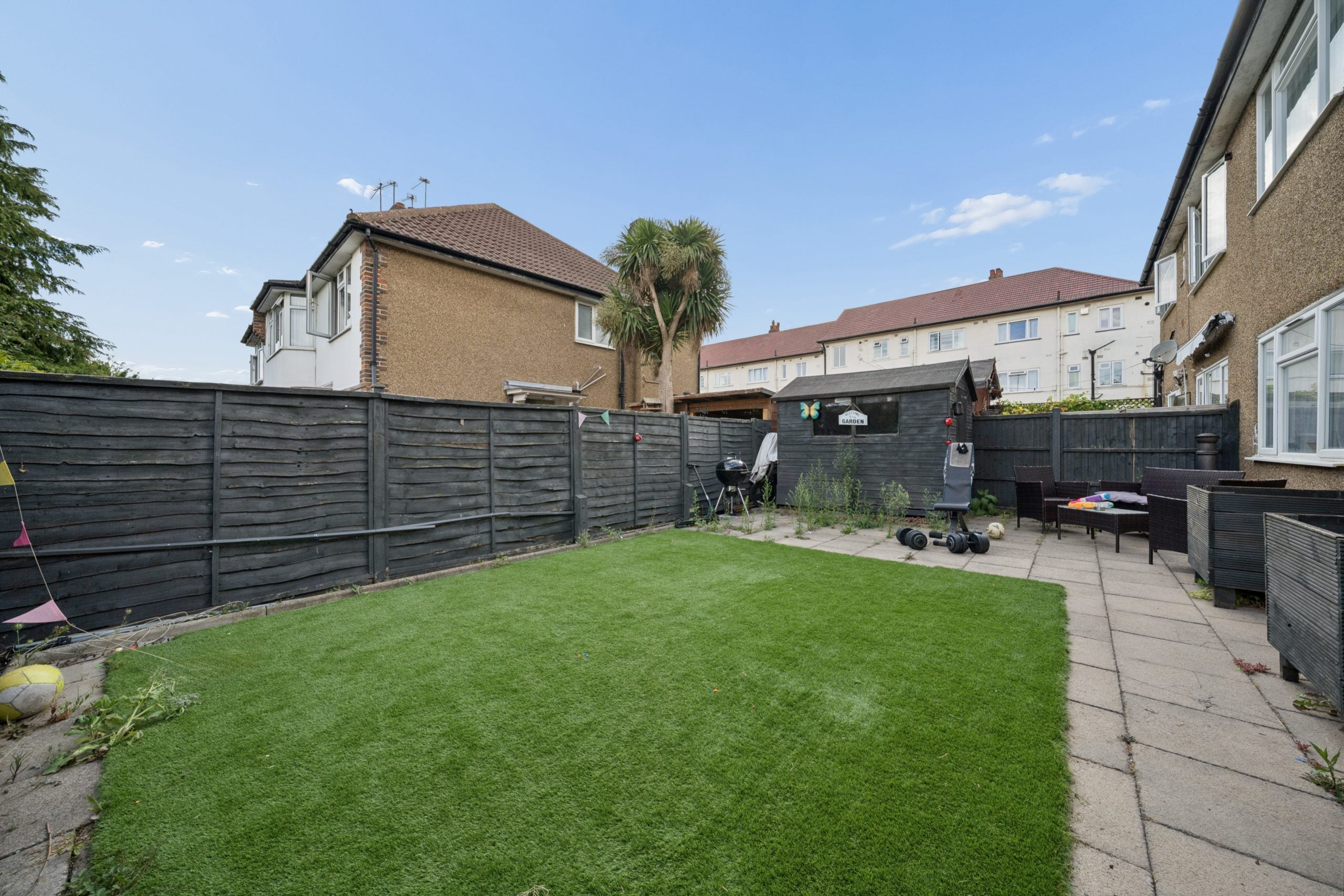 Flat Friern Park in Greater London
