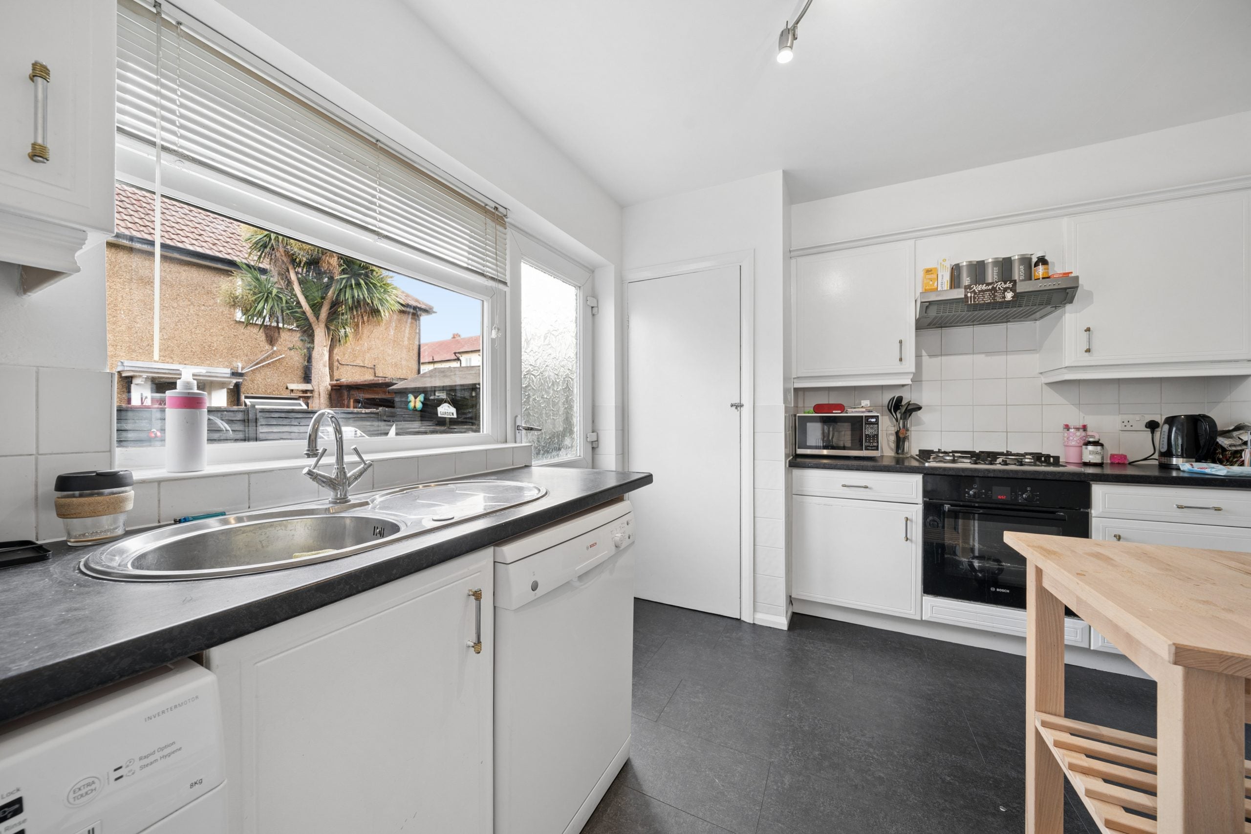 Flat Friern Park in Greater London