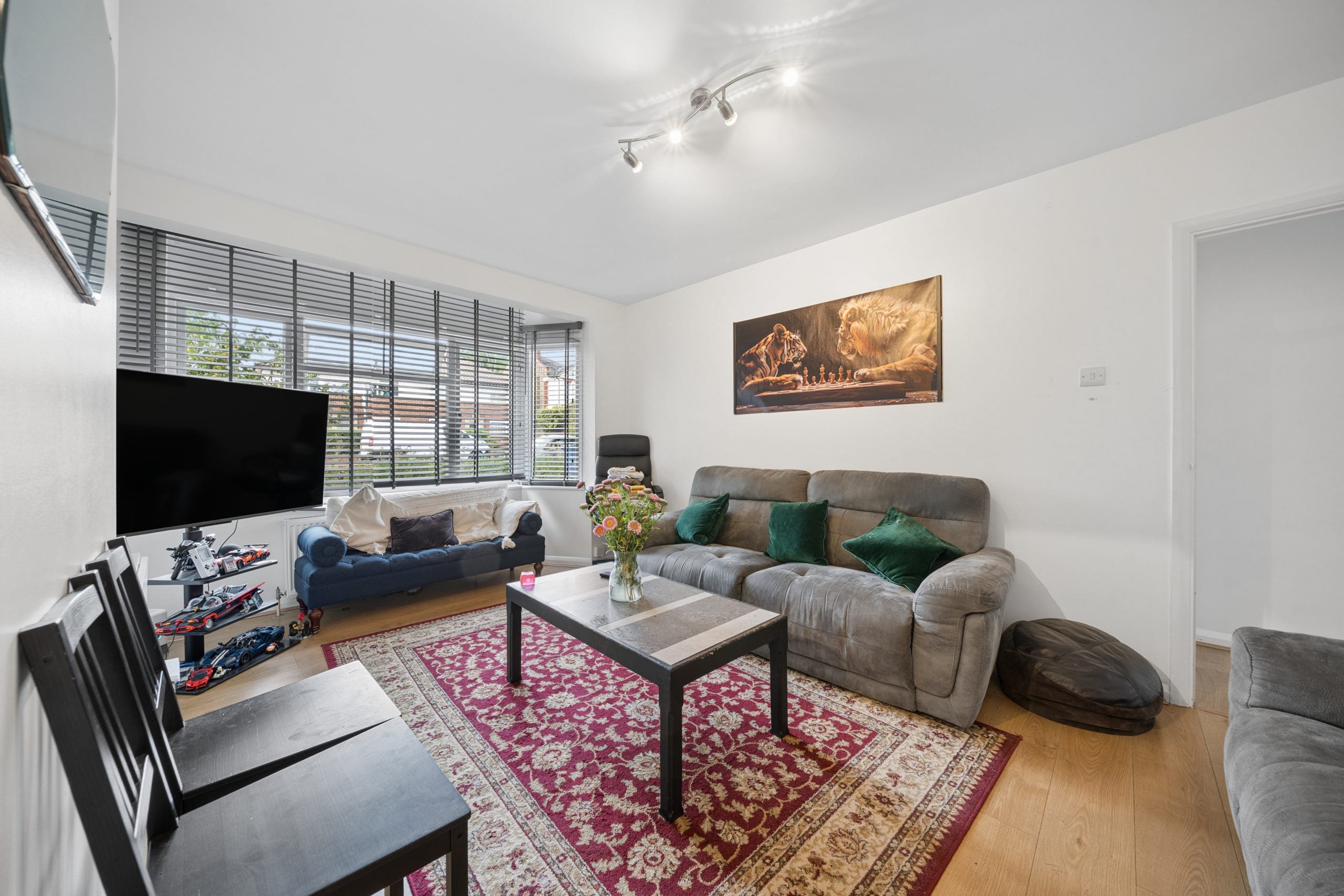 Flat Friern Park in Greater London