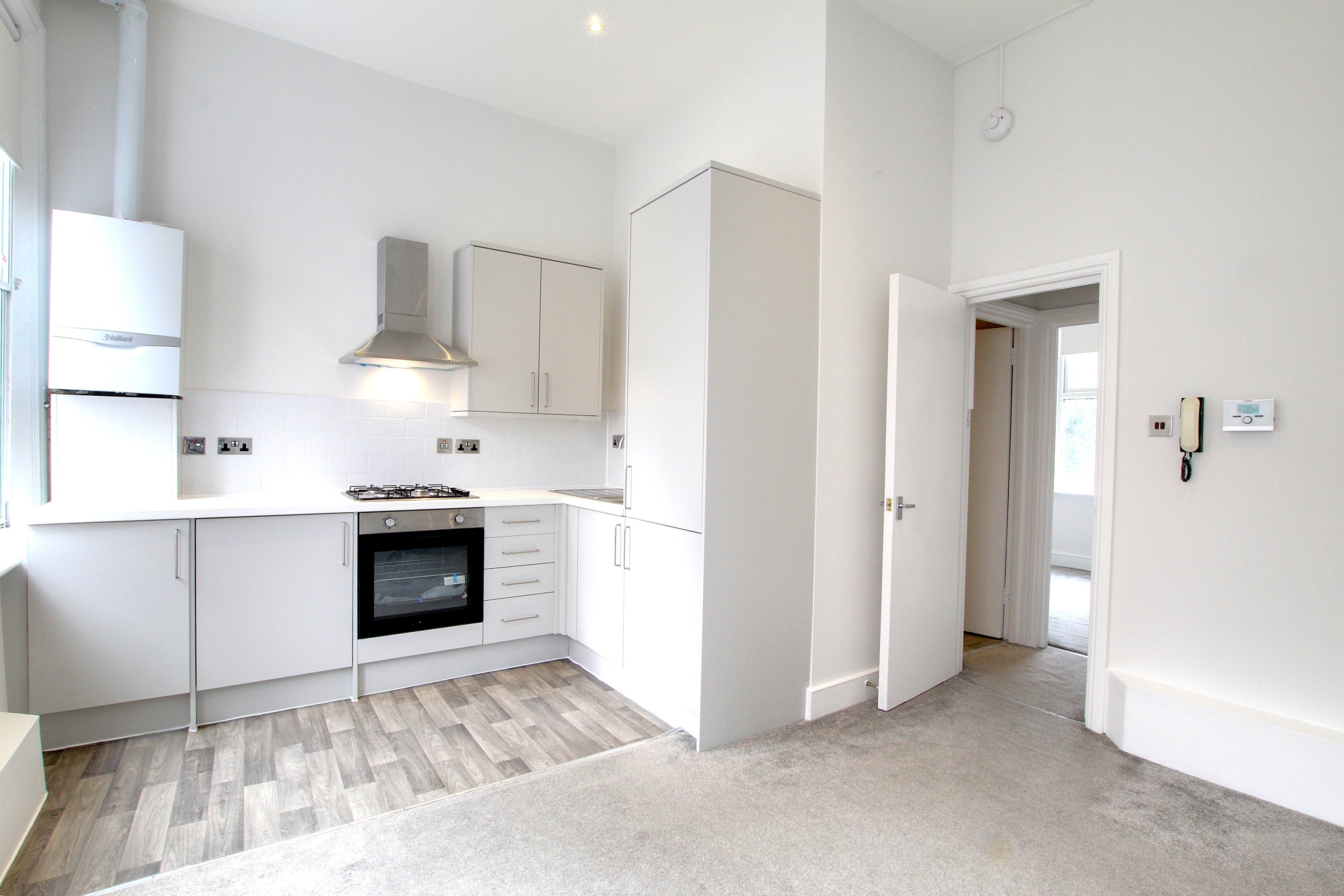 Flat Grange View Road in Greater London