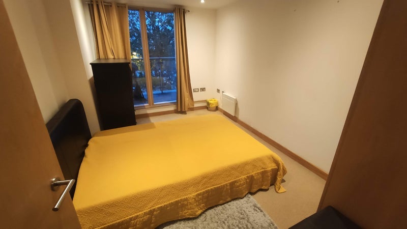 Flat Burdett Road in Greater London