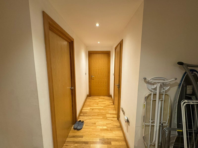 Flat Burdett Road in Greater London