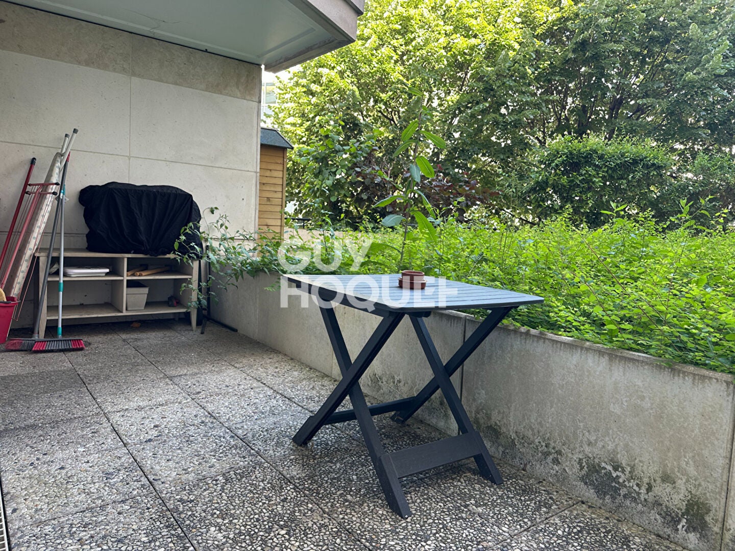Flat Rue Jules Verne in Levallois-Perret