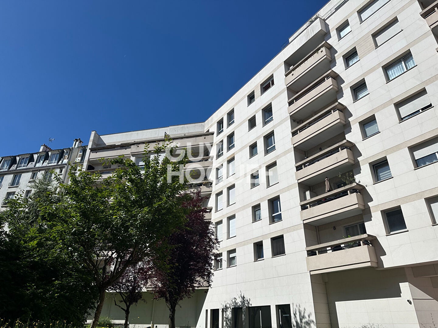 Flat Rue Jules Verne in Levallois-Perret