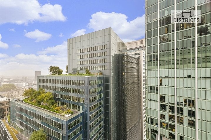 Flat Ropemaker Street in City of London