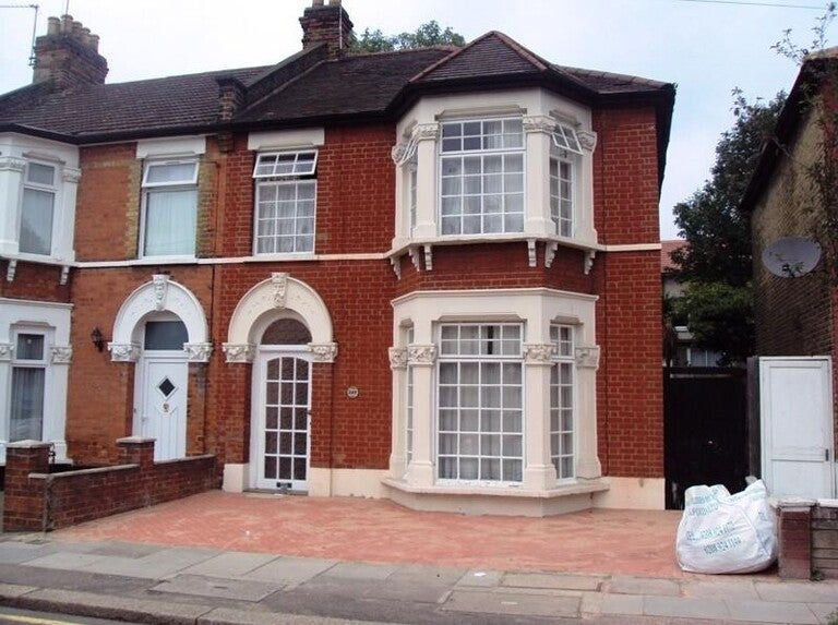 House Ilford Lane in Greater London
