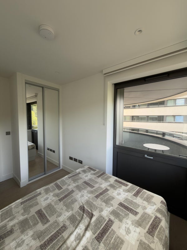 Room High Road Wembley in Greater London
