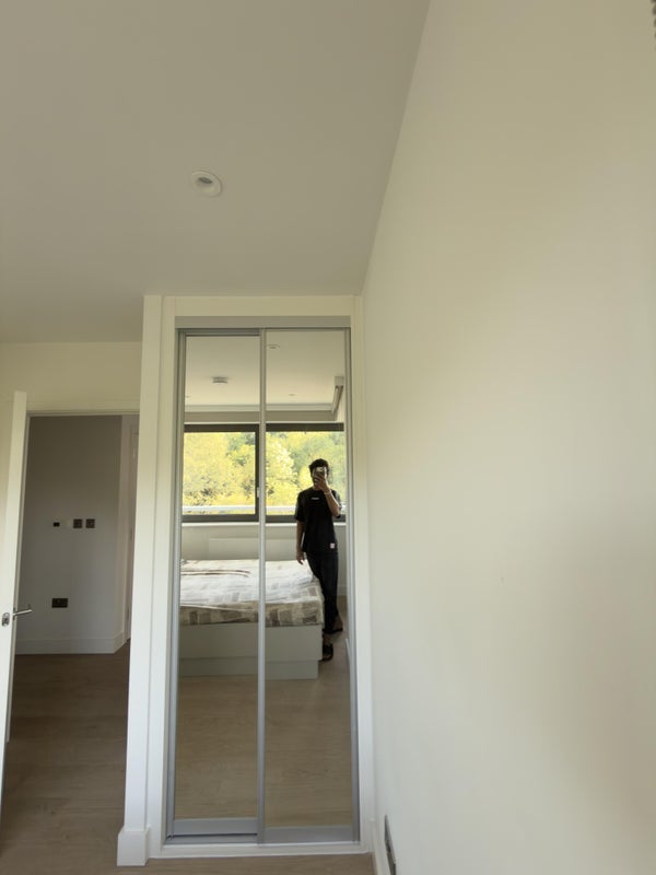 Room High Road Wembley in Greater London