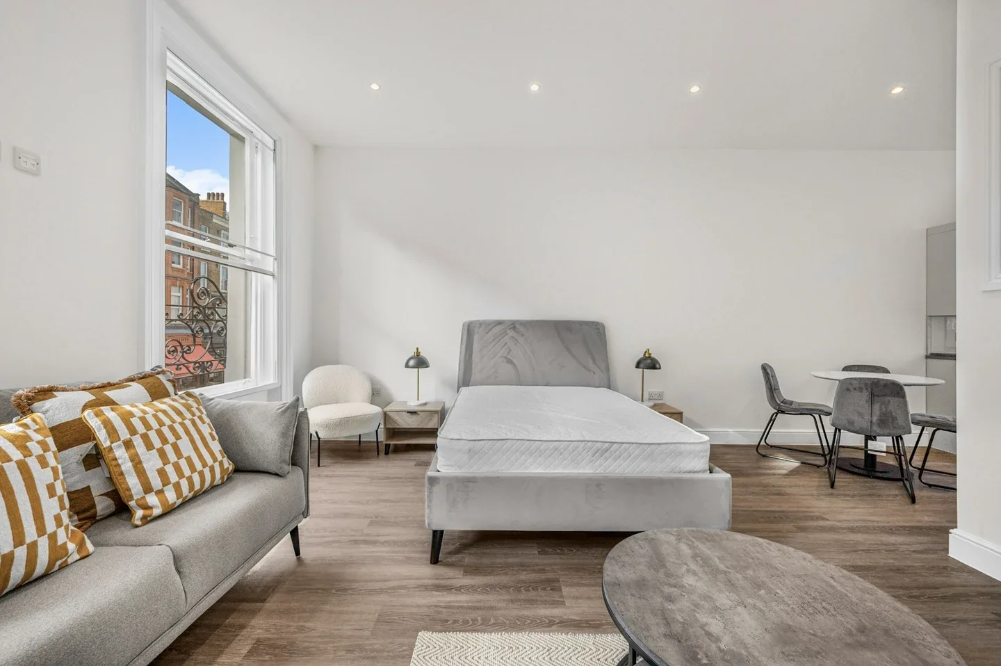 Flat Queensway in City of Westminster