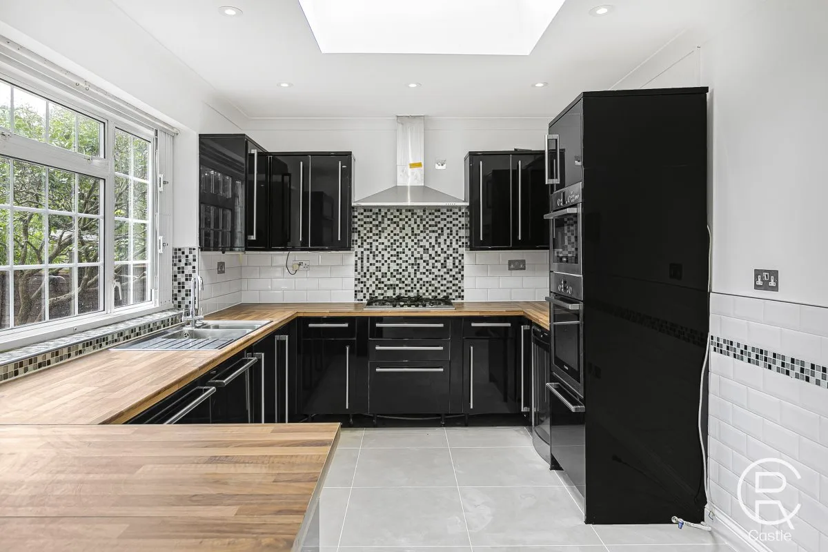House Heath Close in Greater London