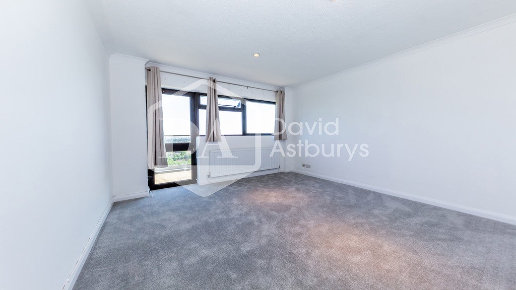 Flat Hillfield Park in Greater London