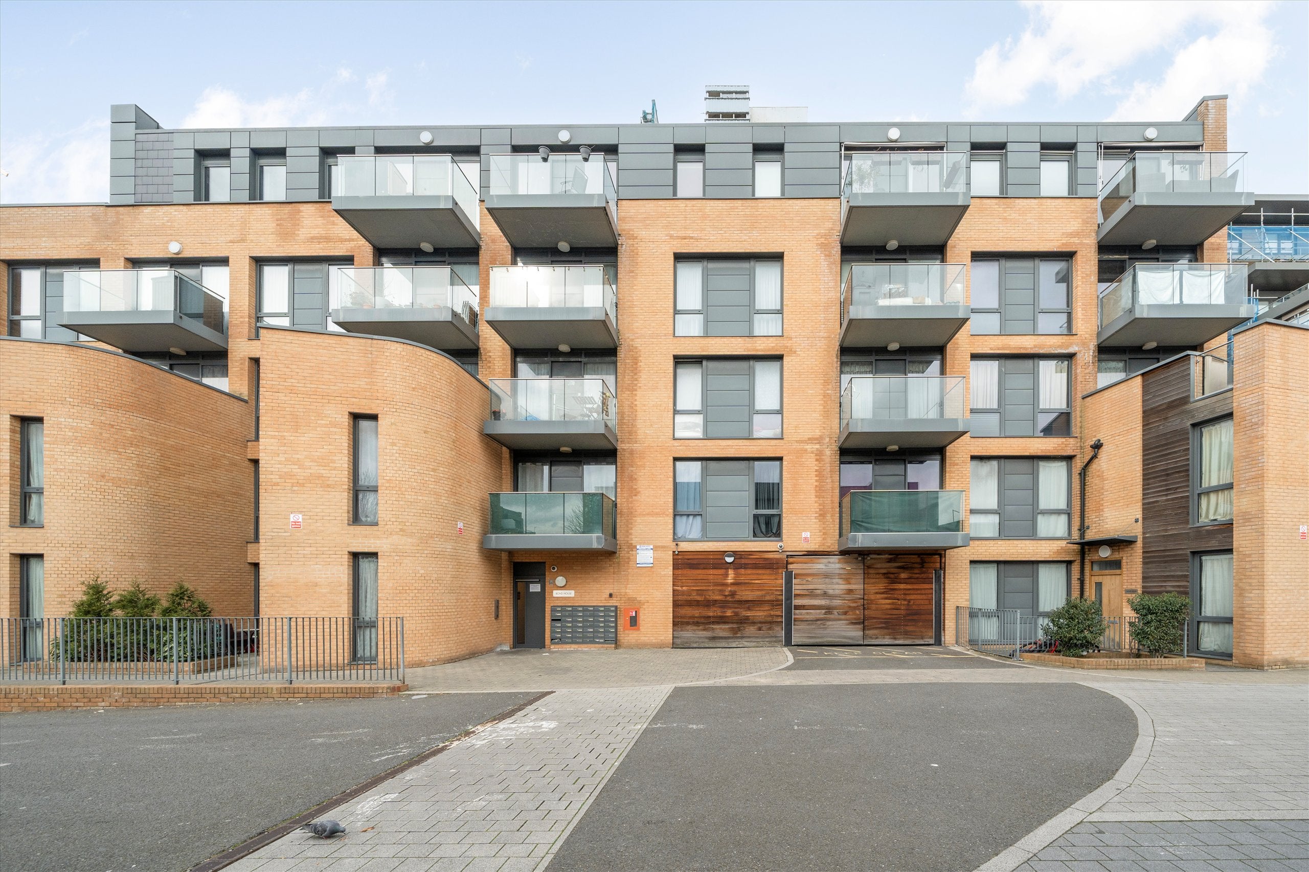 Flat Baltic Avenue in Greater London