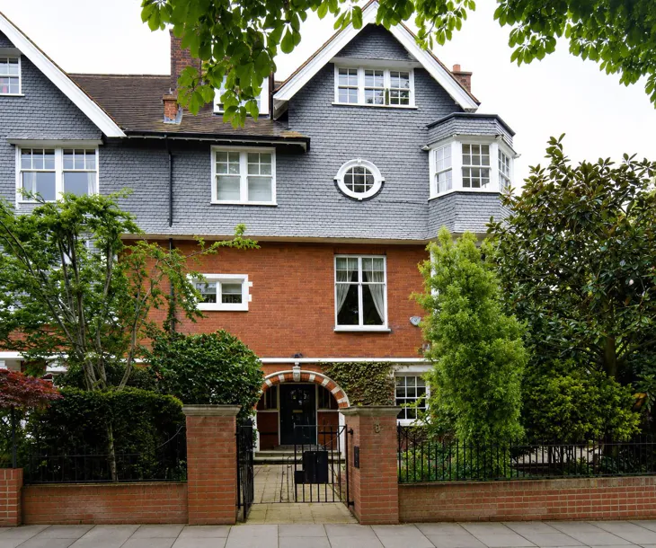 House Gainsborough Gardens in Greater London