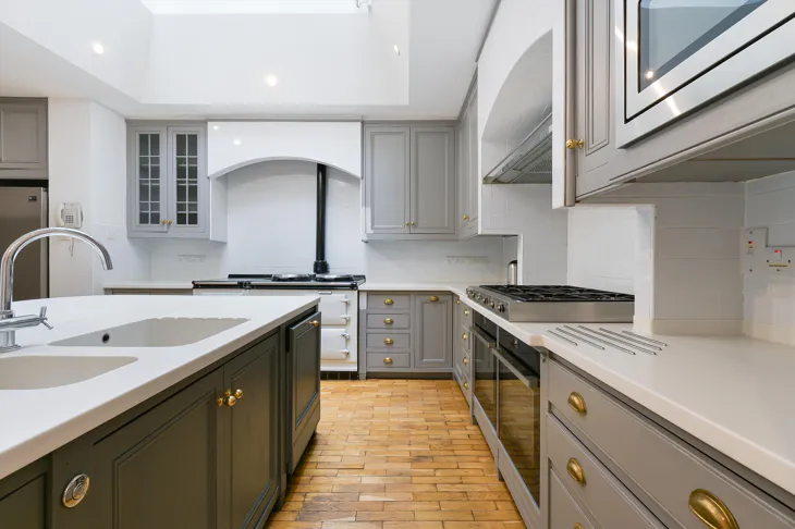 House Gainsborough Gardens in Greater London