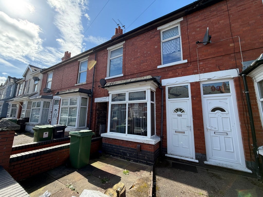 Flat Penn Road in Wolverhampton
