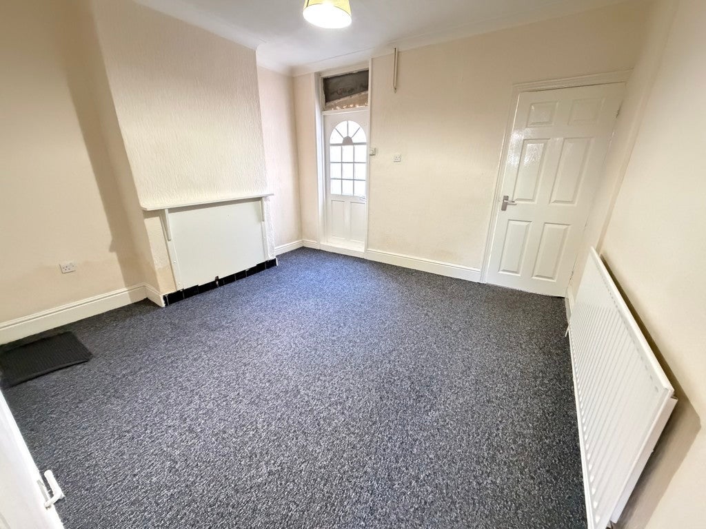 Flat Penn Road in Wolverhampton