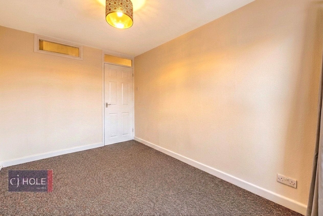 Flat Charlton Road in Bristol