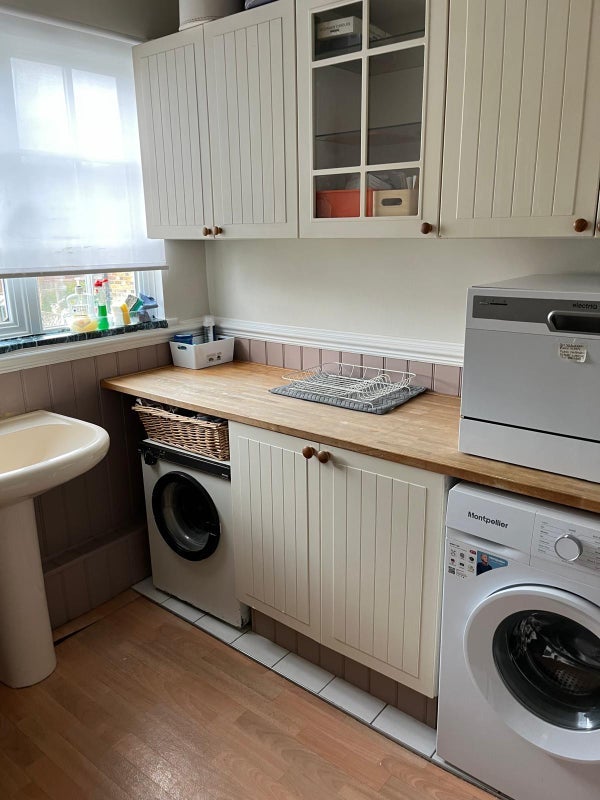 Room Hainault Road in Greater London