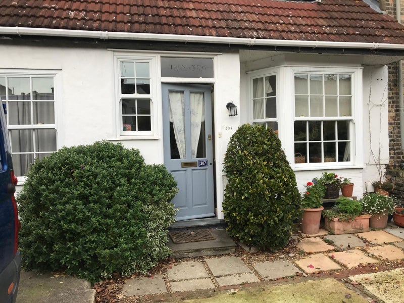 Room Hainault Road in Greater London
