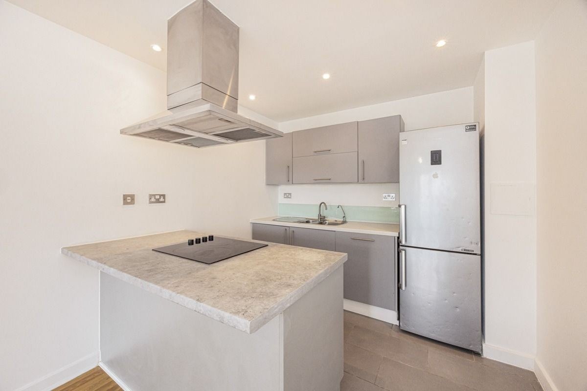 Flat Warton Road in Greater London