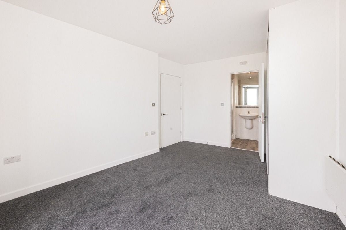 Flat Warton Road in Greater London