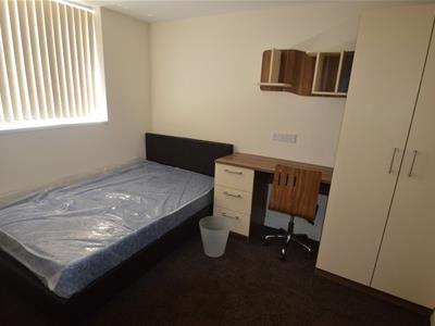 Room Tiverton Road in Birmingham