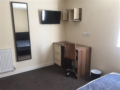 Room Tiverton Road in Birmingham