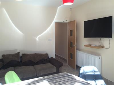 Room Tiverton Road in Birmingham