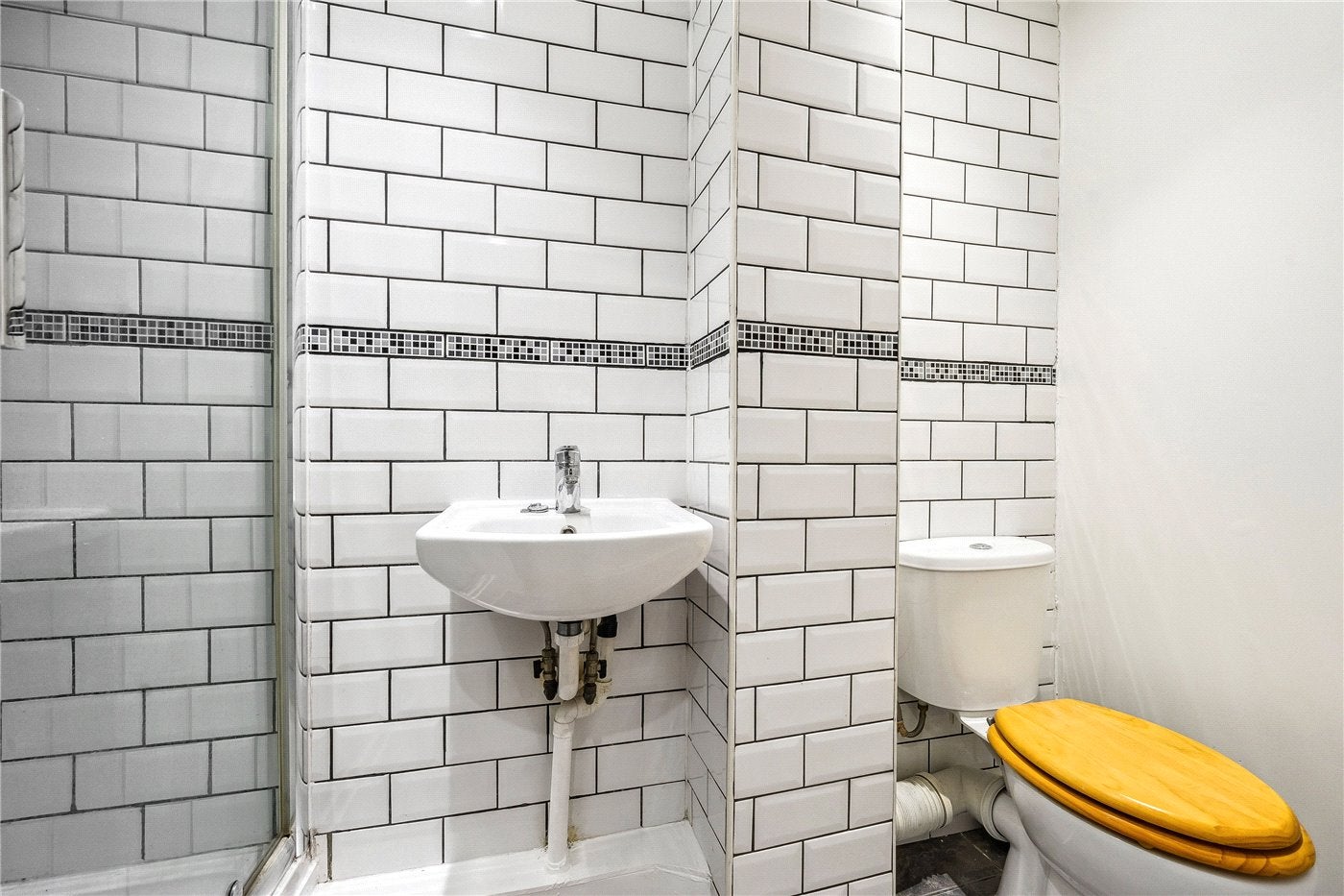 House Cressingham Gardens in Greater London
