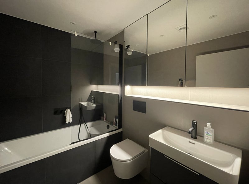 Room Fairbridge Road in Greater London