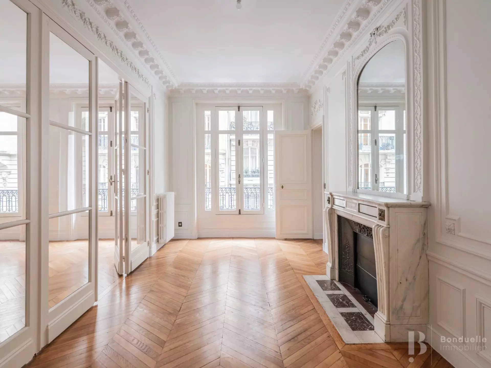 Flat Rue Anatole de la Forge in Paris