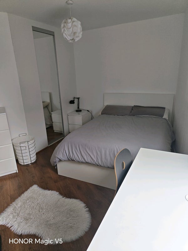 Room Avonley Road in Greater London