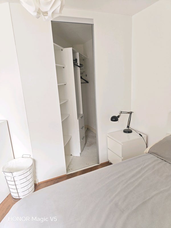 Room Avonley Road in Greater London