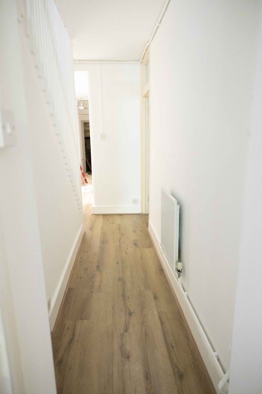 Flat Wilson Road in Greater London