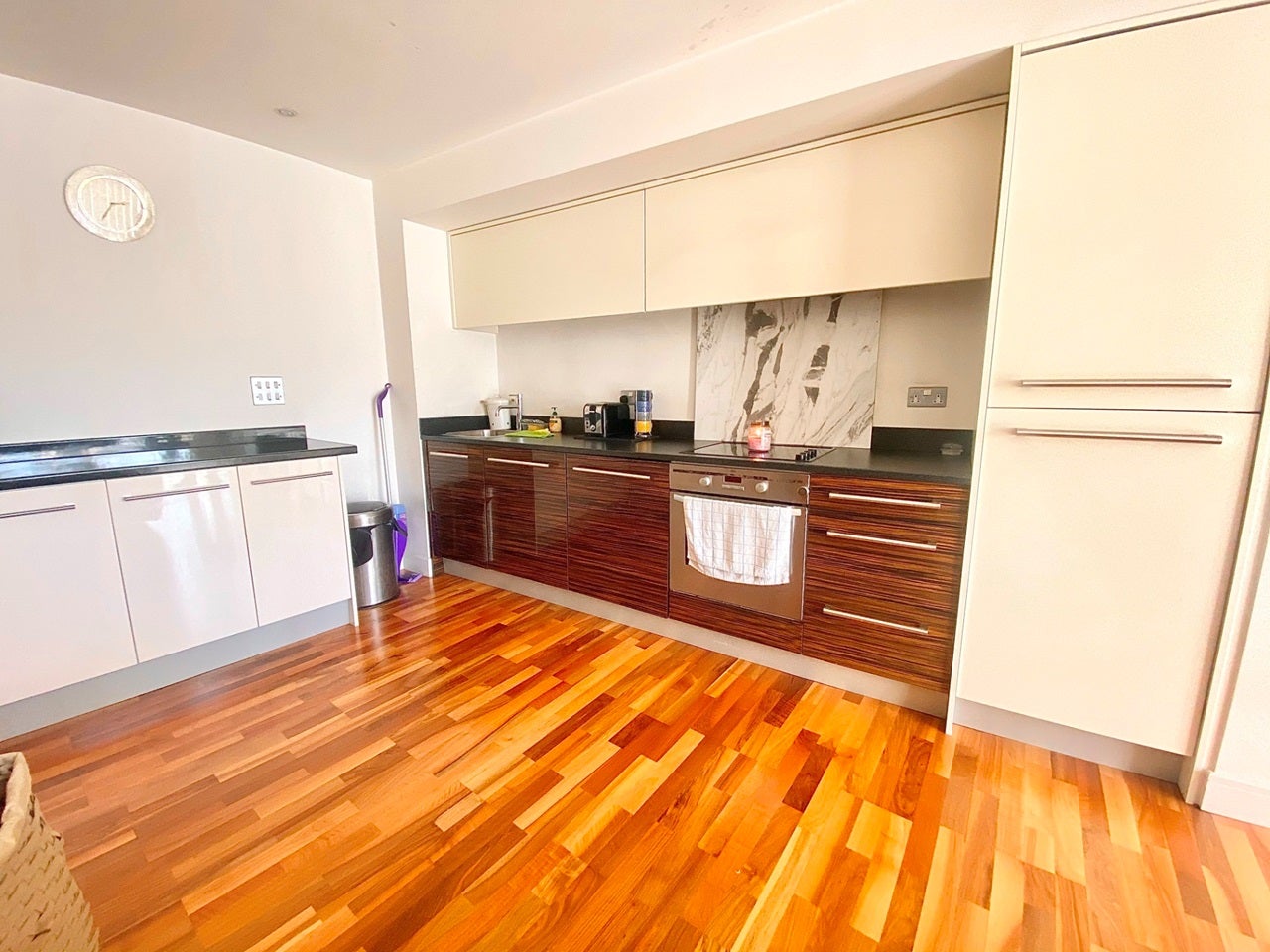 Flat Edgbaston Crescent in Birmingham