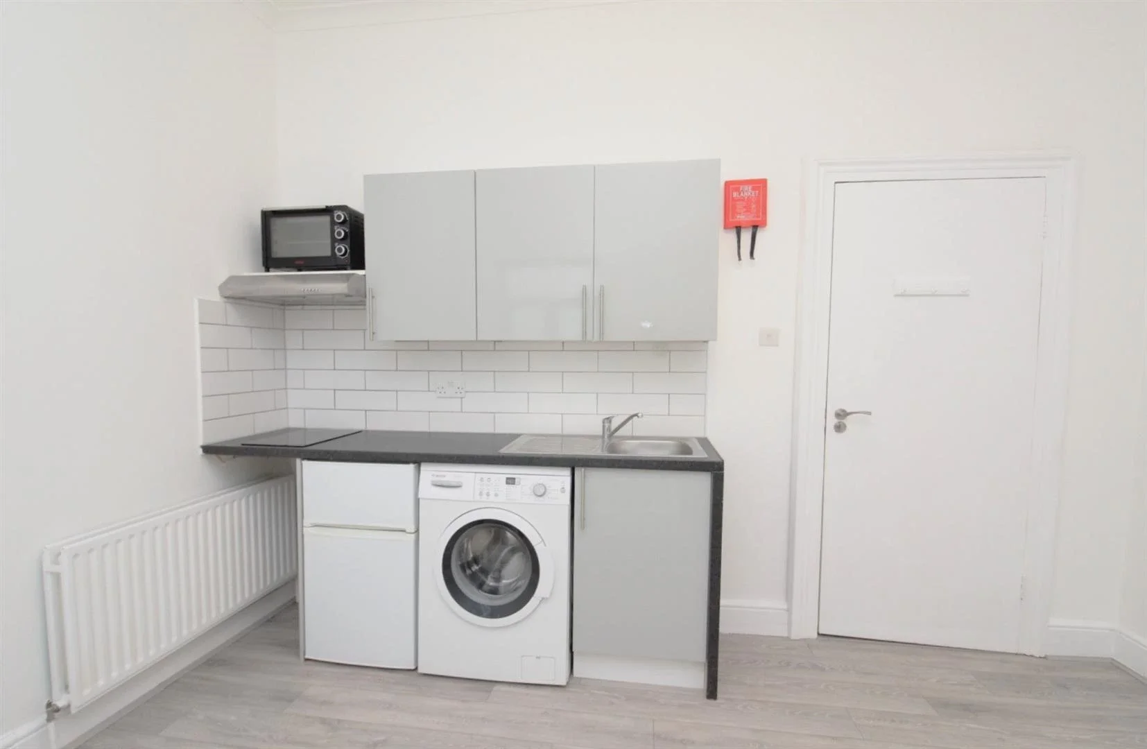 Flat Lancaster Road in Greater London