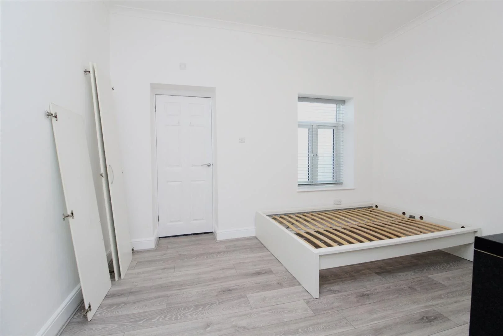 Flat Lancaster Road in Greater London
