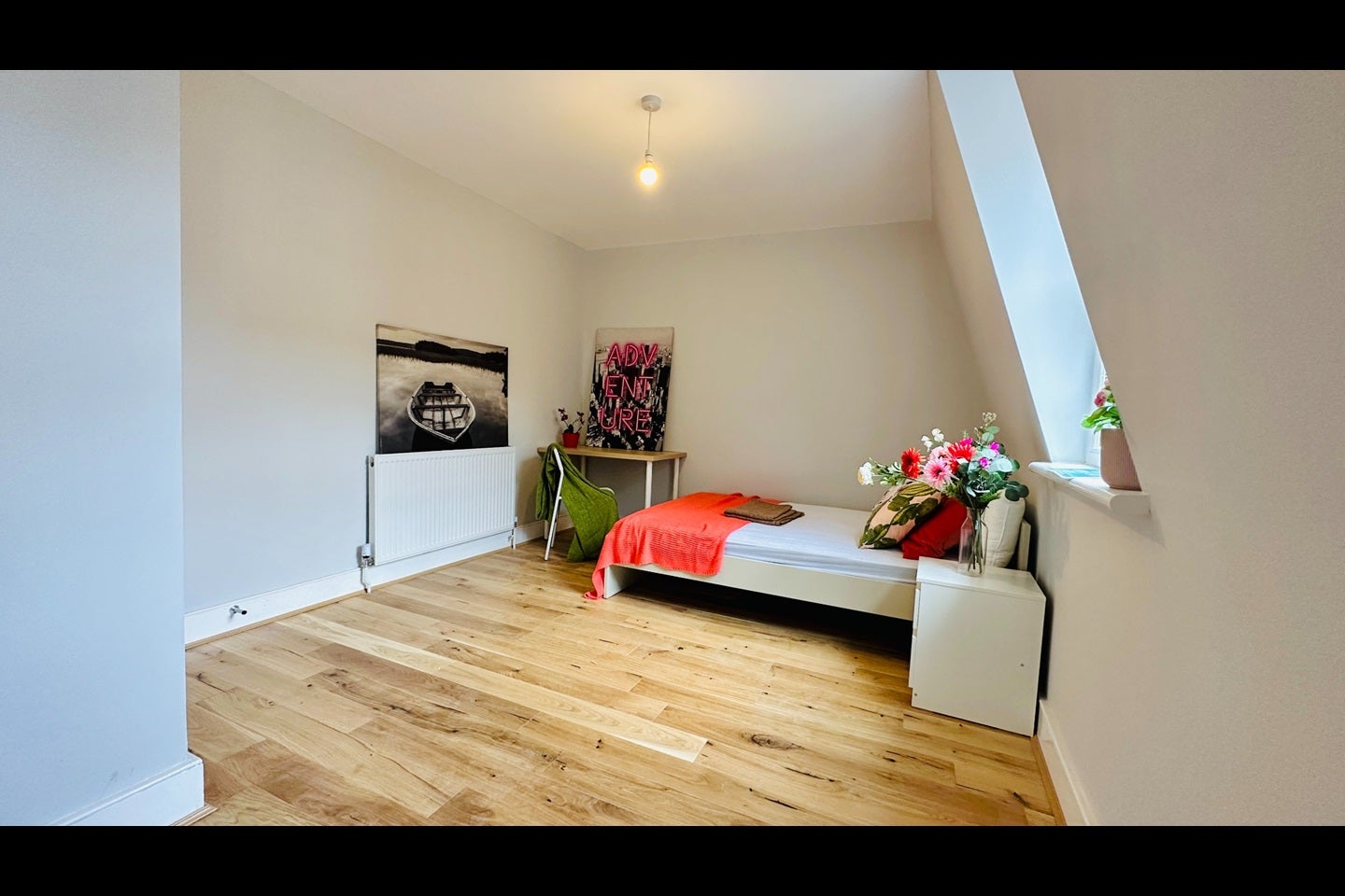 Room Fordham Street in Greater London