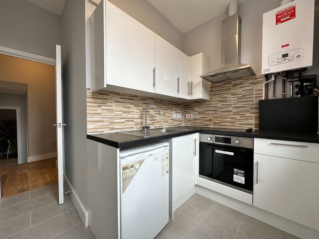 Room Fordham Street in Greater London