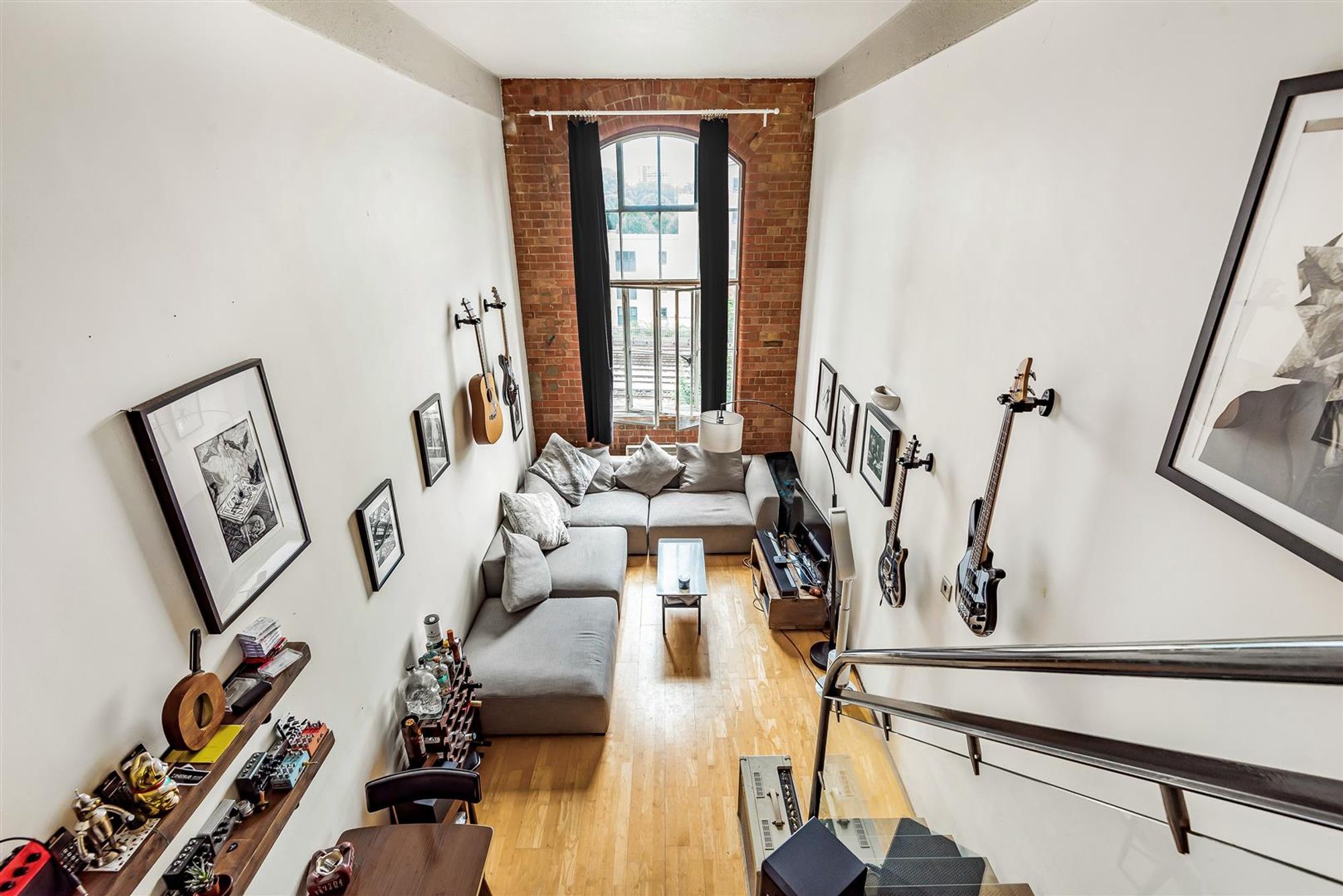Flat Fairfield Road in Greater London