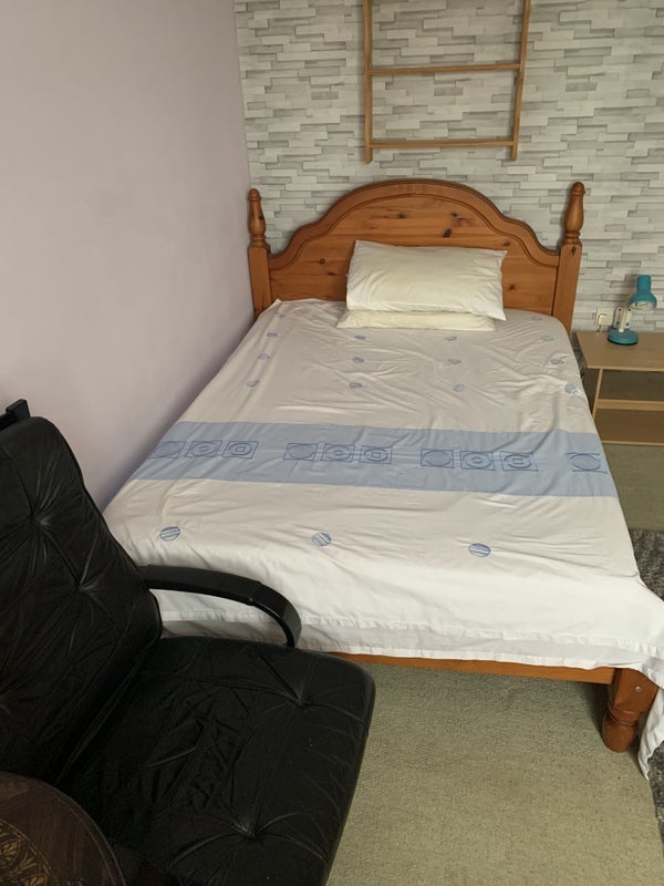 Room West Crescent in Windsor