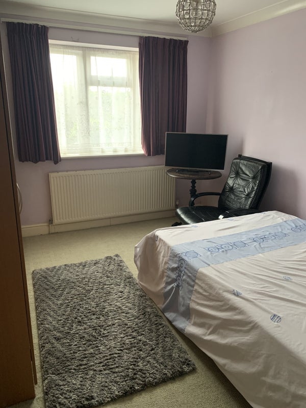 Room West Crescent in Windsor