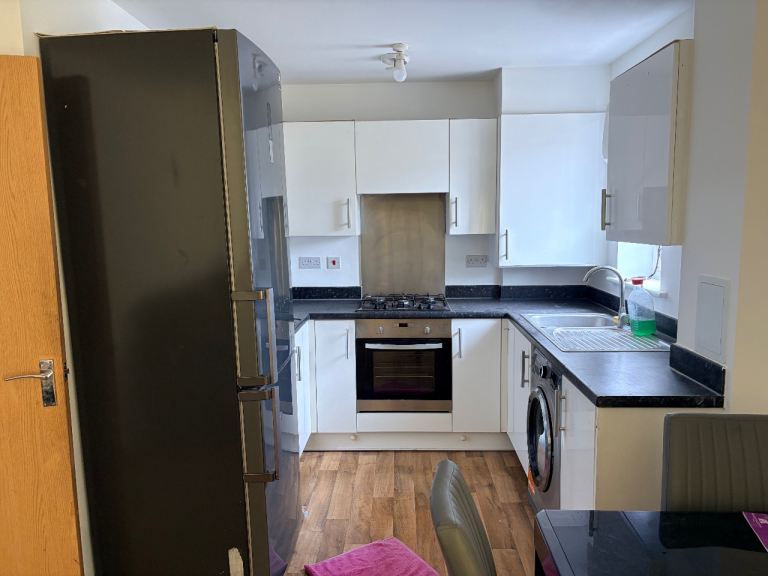 Flat Varcoe Gardens in Greater London