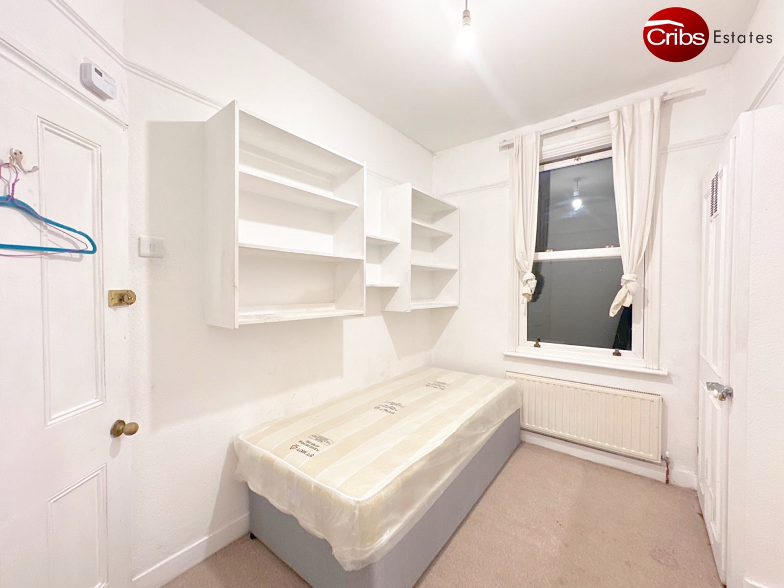 Room Brownhill Road in Greater London