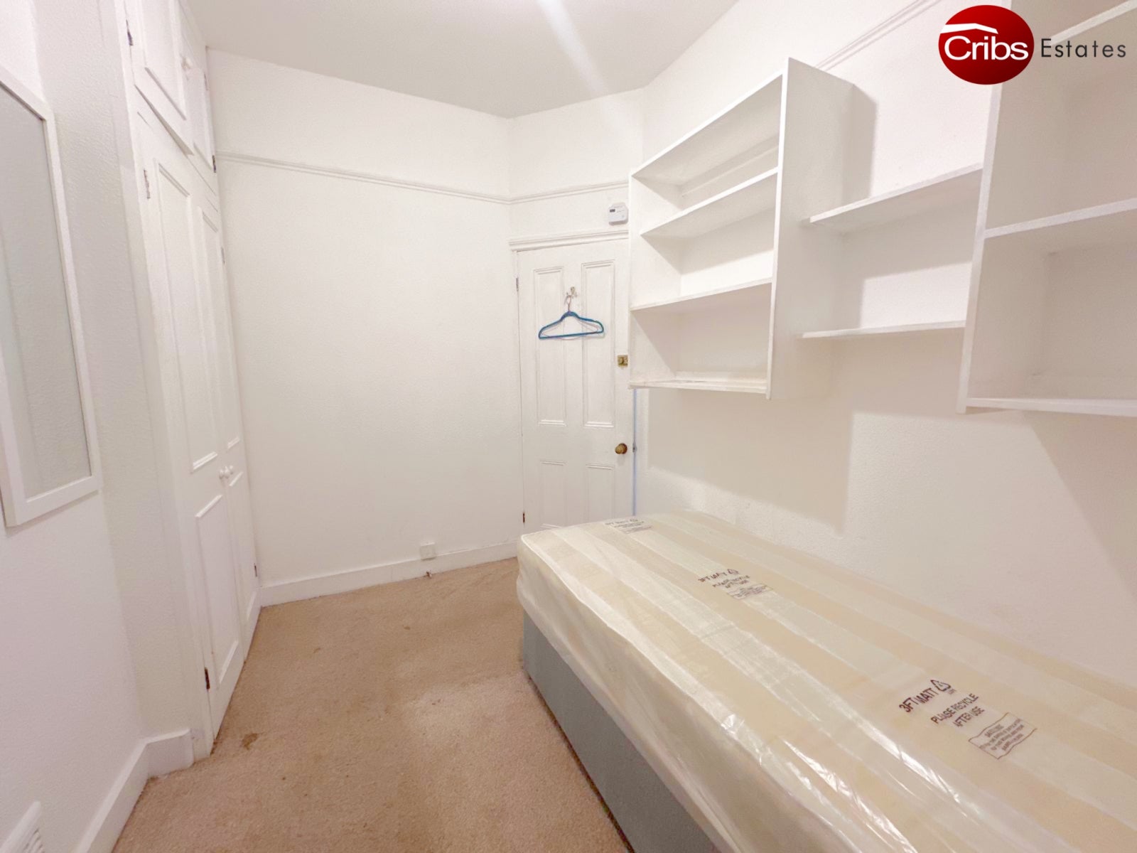 Room Brownhill Road in Greater London