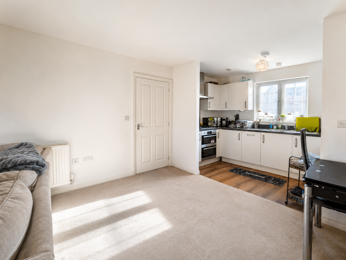 Flat Elton Close in Quarrendon